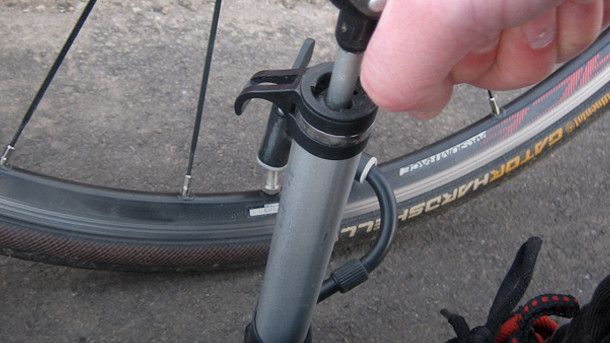 Cyclescheme How to: Changing an innertube